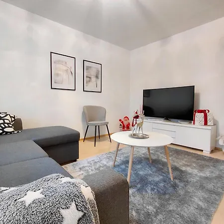 Apartamento With Private Sauna & Free Parking *