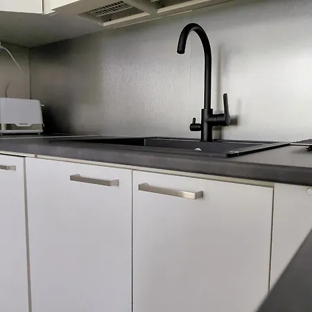 Apartment With Private Sauna & Free Parking *